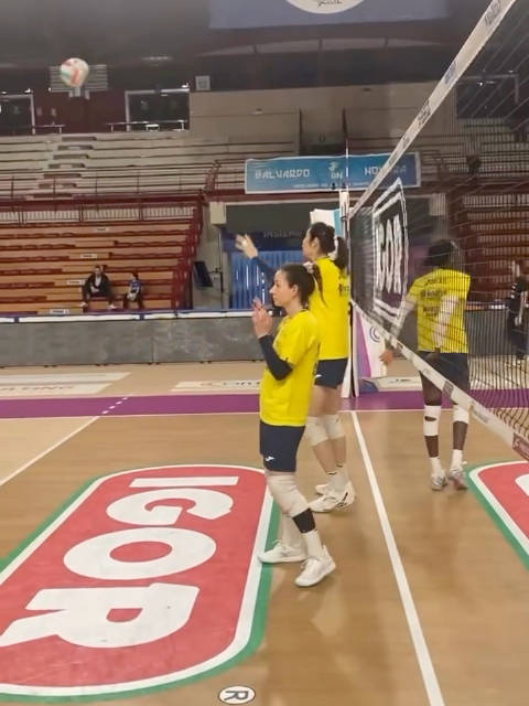 朱婷出战意女排半决赛次回合，科内利亚诺对决诺瓦拉