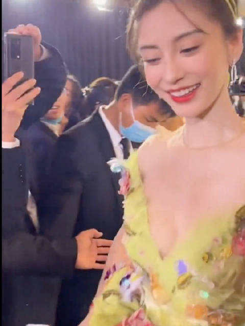 韩安冉称想照angelababy整容