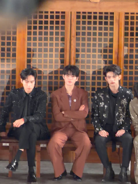 姚晨胡一天任豪云旗同框 亮相濮院时尚周