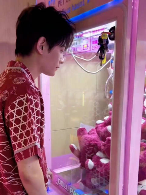 睡前三宝：盼星星盼月亮盼陈伦天才游戏终于在这一刻定檔了！