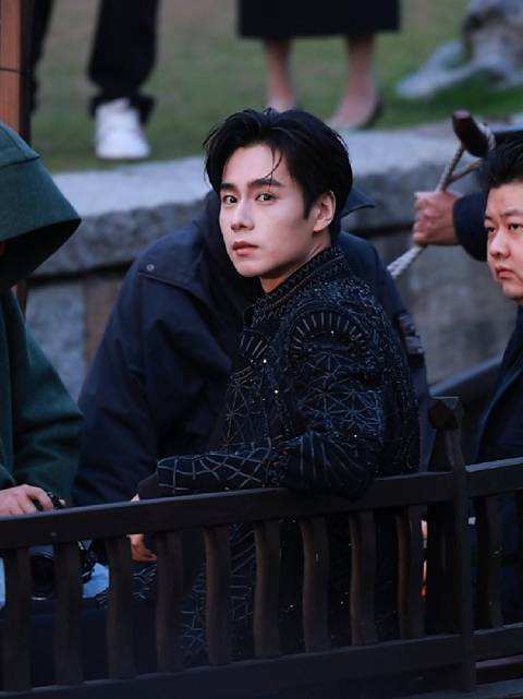 胡一天濮院高定周造型太帅了