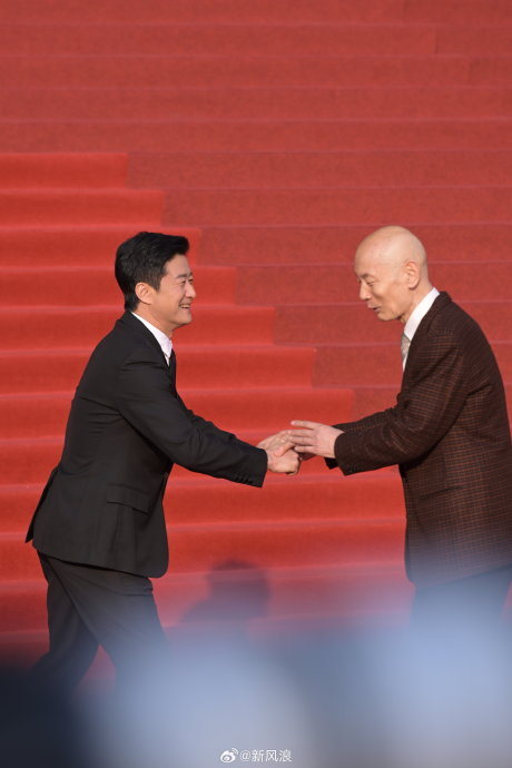 吴京和葛优此次在电影盛典分别因什么作品或成就出席？