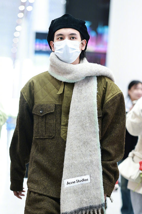 除了这次的安检事件，胡先煦过往还有哪些有趣的机场路透瞬间？