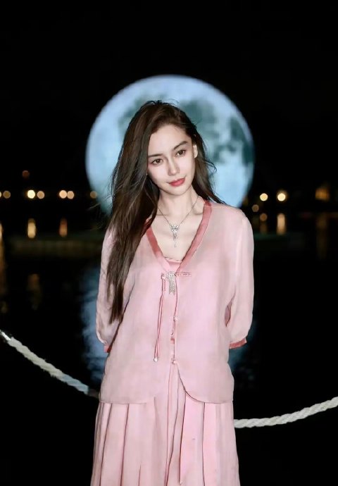 Angelababy非遗造型展东方风骨，新中式美学引全网热议