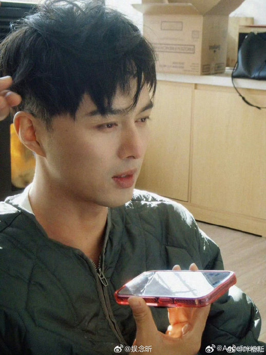 叶祖新“老实人”形象的反差为何能吸引大量粉丝和网友的好感？