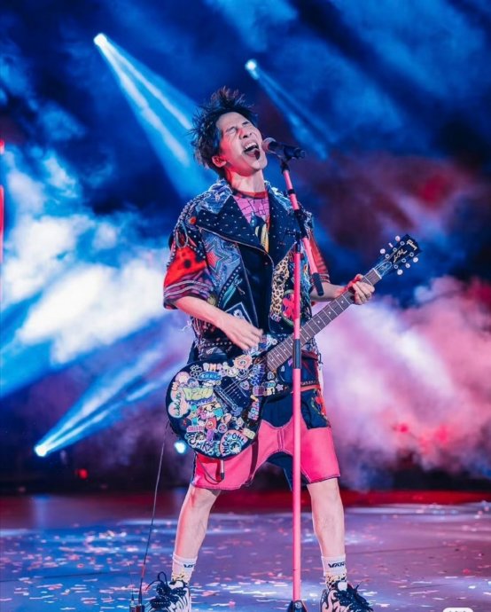 大张伟直言娱乐圈无真朋友，背后是成年人的社交困境？