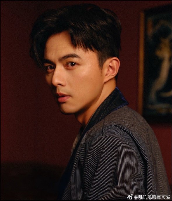 网友和粉丝对叶祖新“四旬老人”努力融入网络文化的反应是什么？