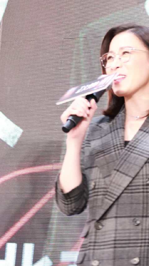 佘诗曼你叛逆！