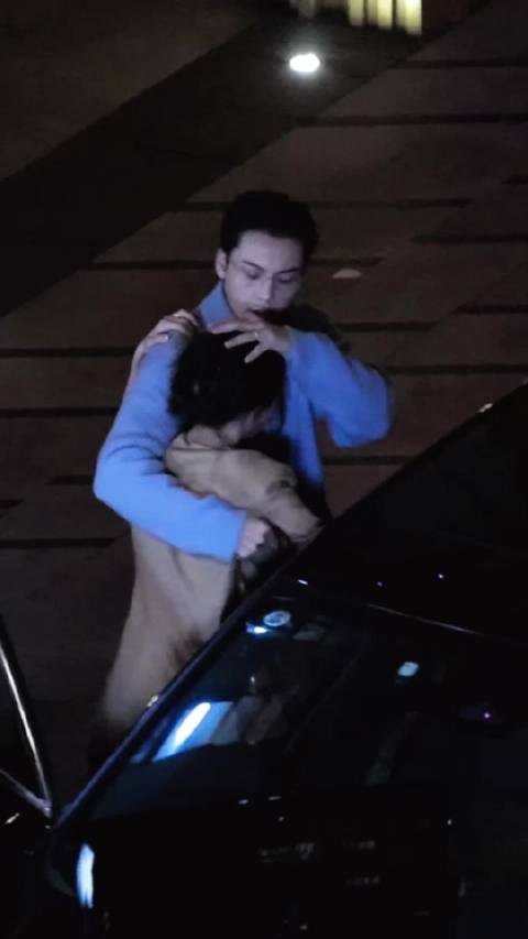 志诚…能不能也抱抱我