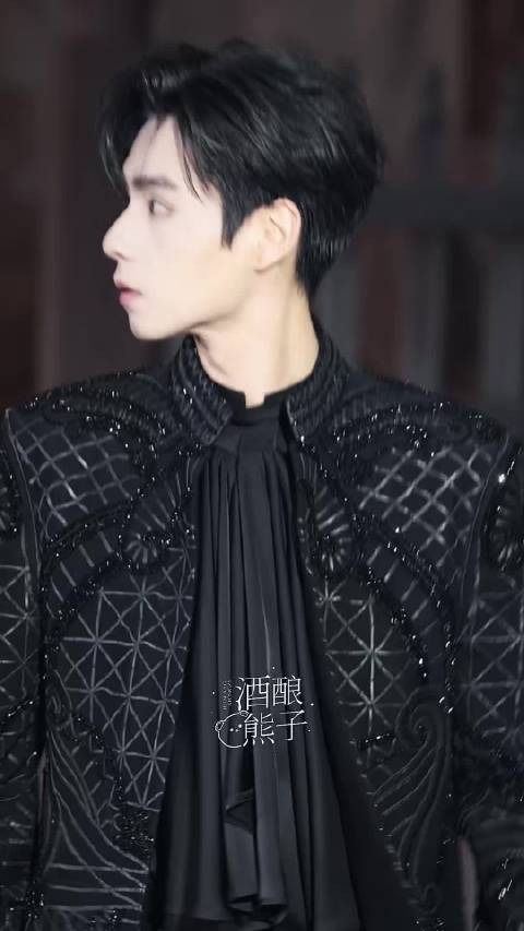 胡一天顶级身材