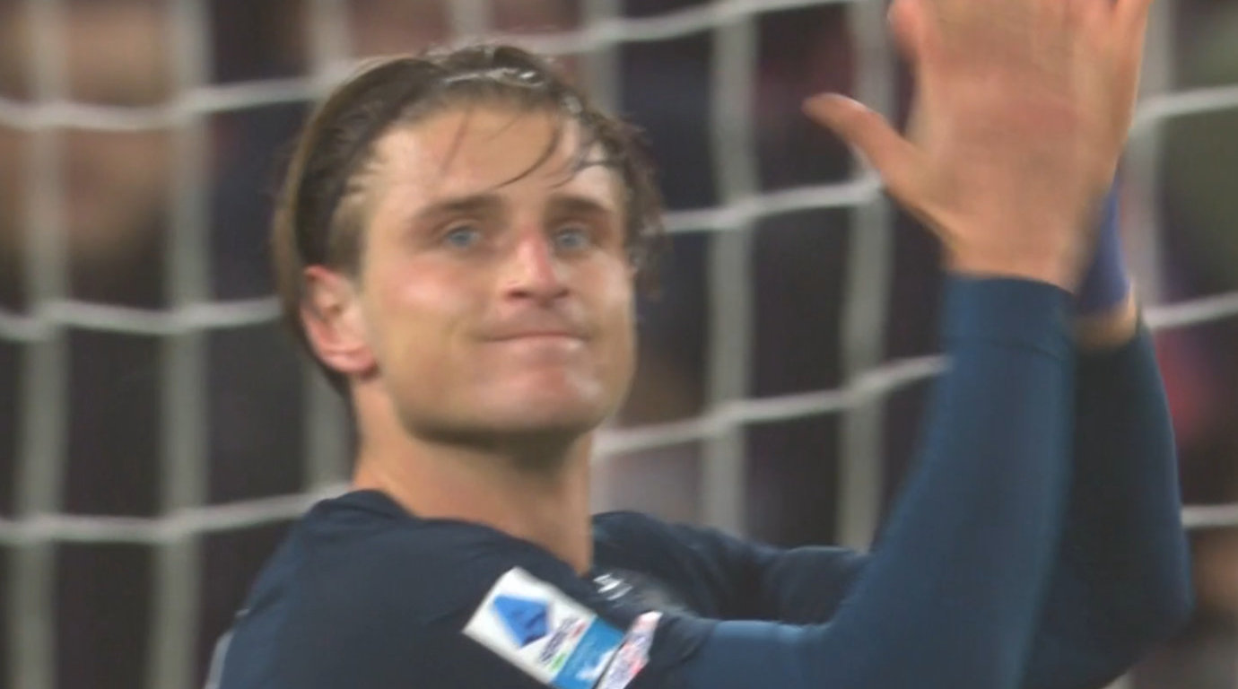 热那亚角球战术创新，维蒂尼亚佯攻科隆博破门