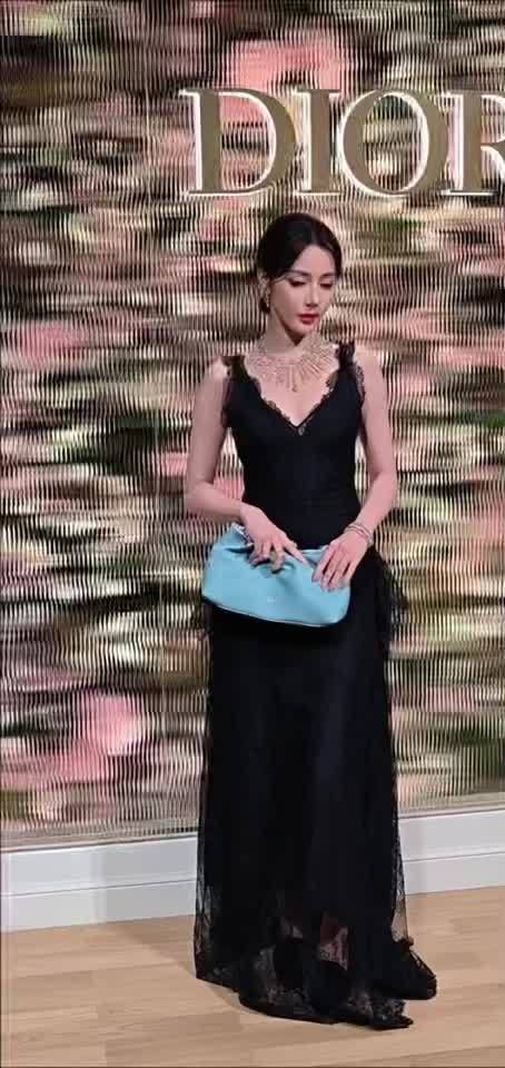 Dior太会选人了吧！迪丽热巴王楚然周也三人三色不同风格美