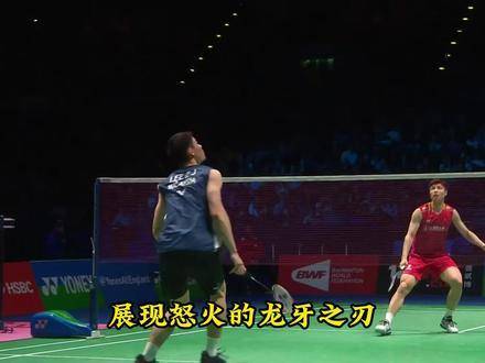 石宇奇李梓嘉上演羽毛球巅峰对决