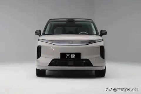 比亚迪大唐正式亮相：950km续航+3.9秒破百，硬刚问界M9。