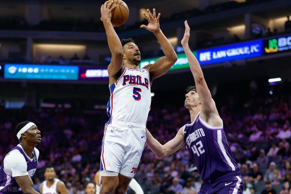 118-139!国王不敌76人,埃奇库姆砍生涯新高38分及11助攻,雷诺30分_新闻