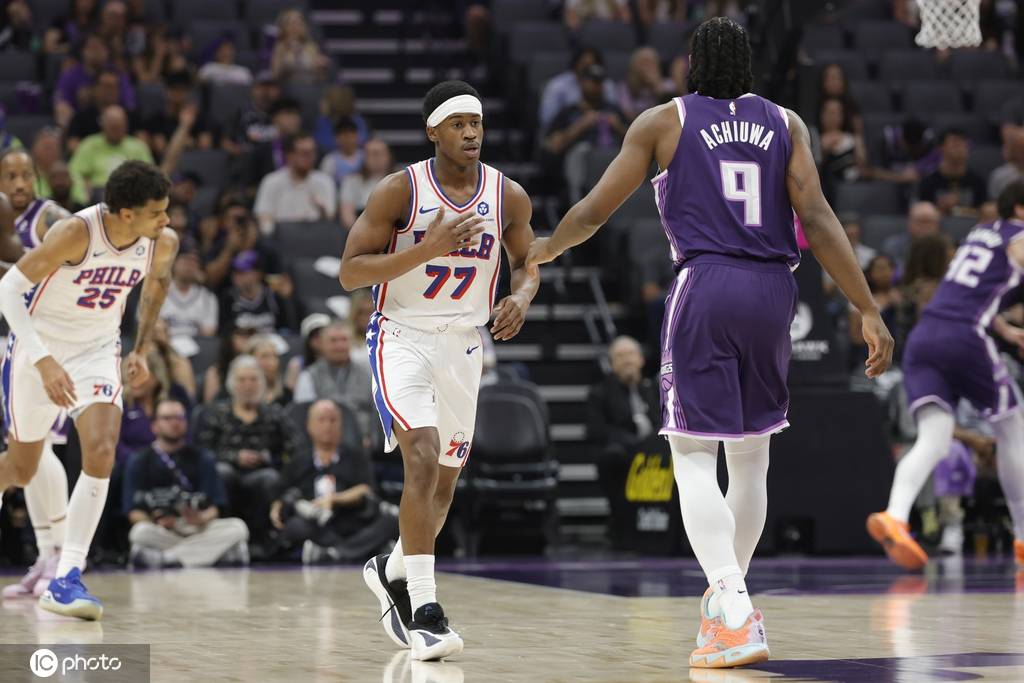 埃奇库姆3811雷诺空砍30分76人胜国王_爱德华兹_篮板_劳登