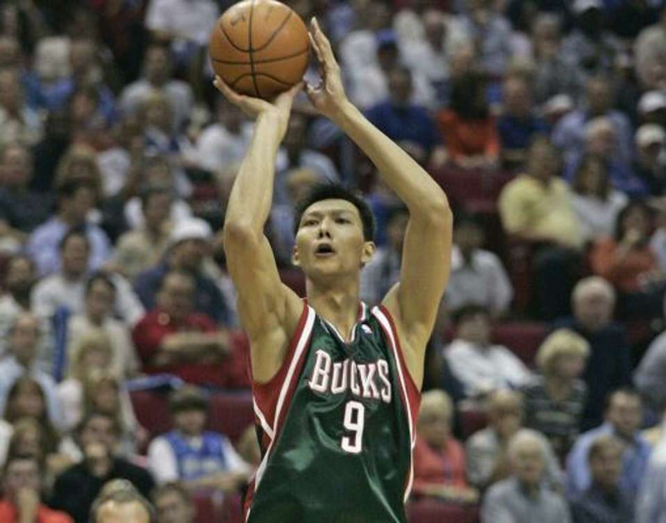 无眉大侠爆猛料：给易建联打替补让我很生气 送走他后我迎来最强赛季