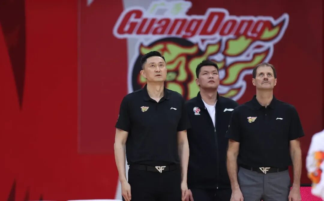 广东vs江苏3消息!阿姆斯首秀!杜锋做意外决定,第四外援出炉