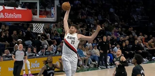 兰德尔19分 NBA森林狼104-108开拓者 格兰特26分5板1助