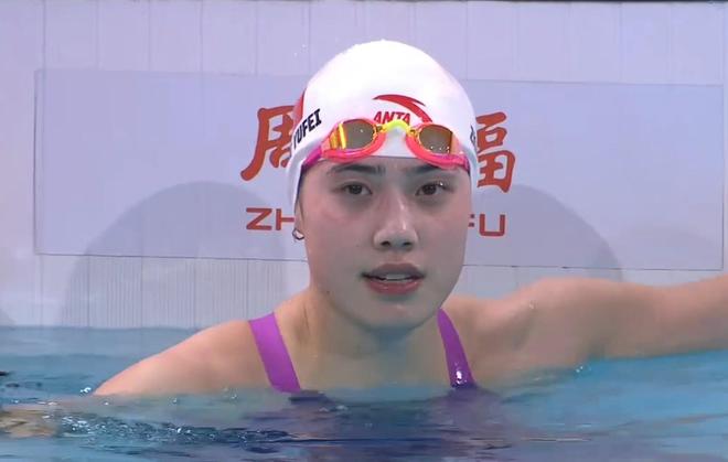 张雨霏摘得中国游泳公开赛女子100米蝶泳铜牌，沃尔什夺金