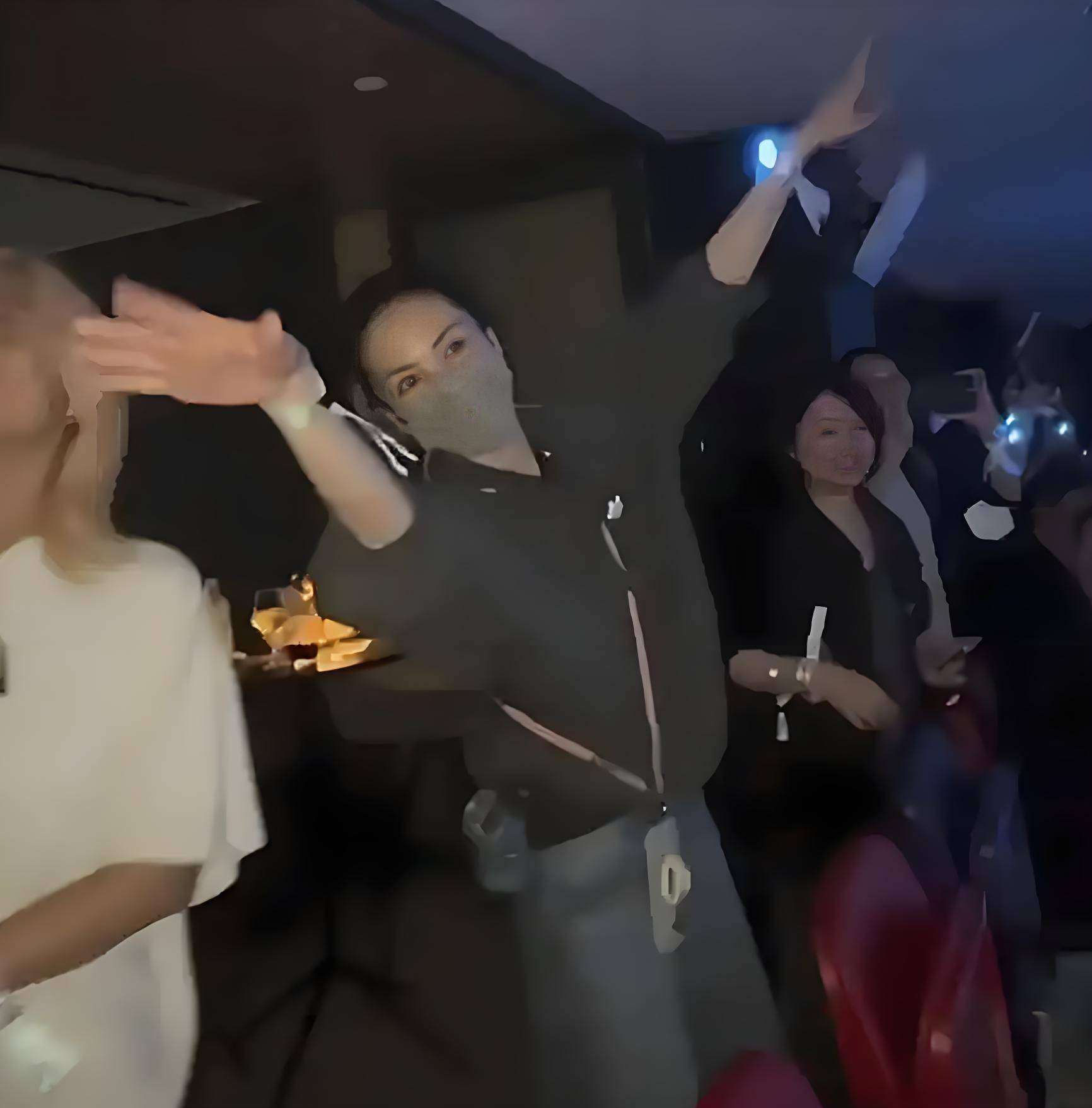 谢霆锋深圳演唱会官宣，王菲低调现身观众席，复合信号明显