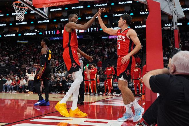 火箭终结老鹰11连胜 杜兰特25+6申京15+9+10