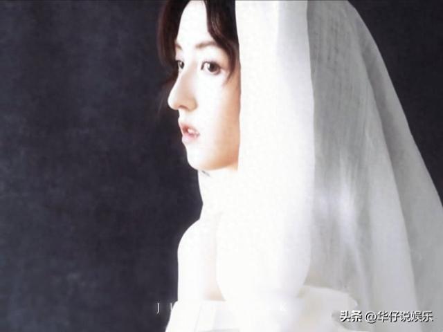 张子枫:红毯上的“希腊神女”，惊艳蜕变_华仔说娱乐