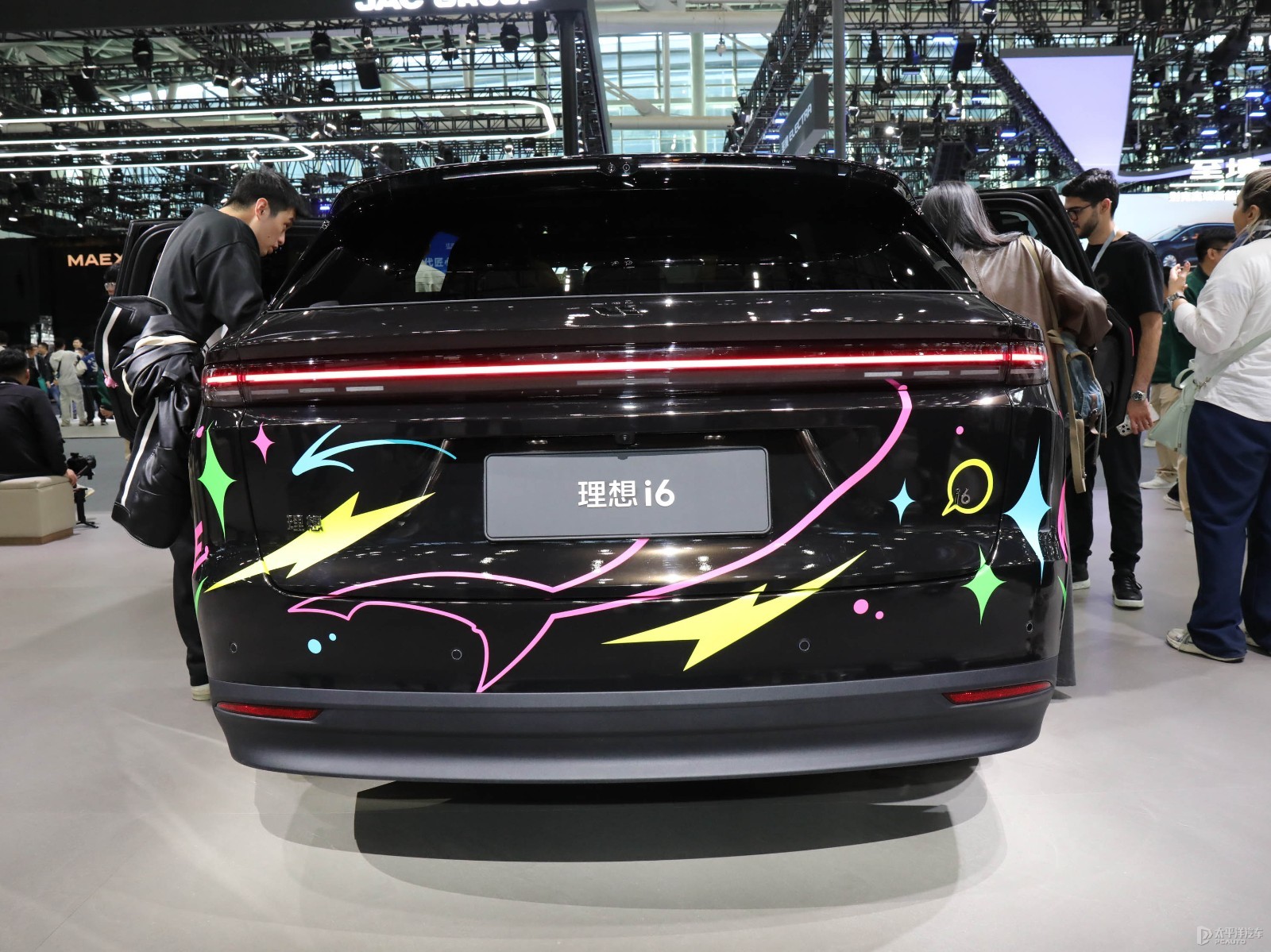 理想i6预约试驾:体验智能座舱新体验