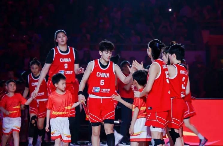 中国女篮主场迎战马里，三大中锋合体首秀，能否轻松拿下开门红