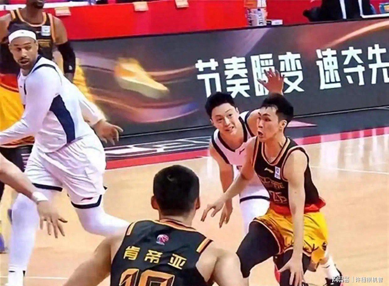 爆冷!广东遭倒数第二绝杀，徐杰错失反绝杀，末段11-2崩盘