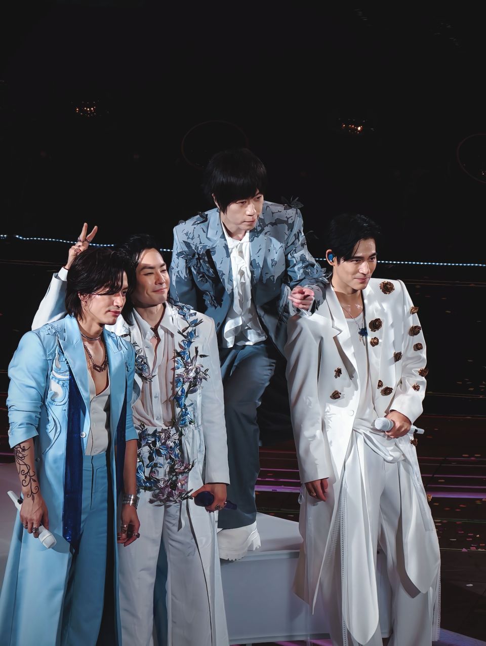 言承旭、周渝民、吴建豪、阿信成都开唱,共赴青春时光之约