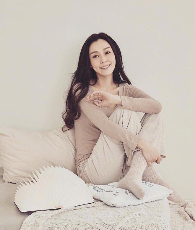 范玮琪发文纪念出道21周年 疑似将复出发新歌