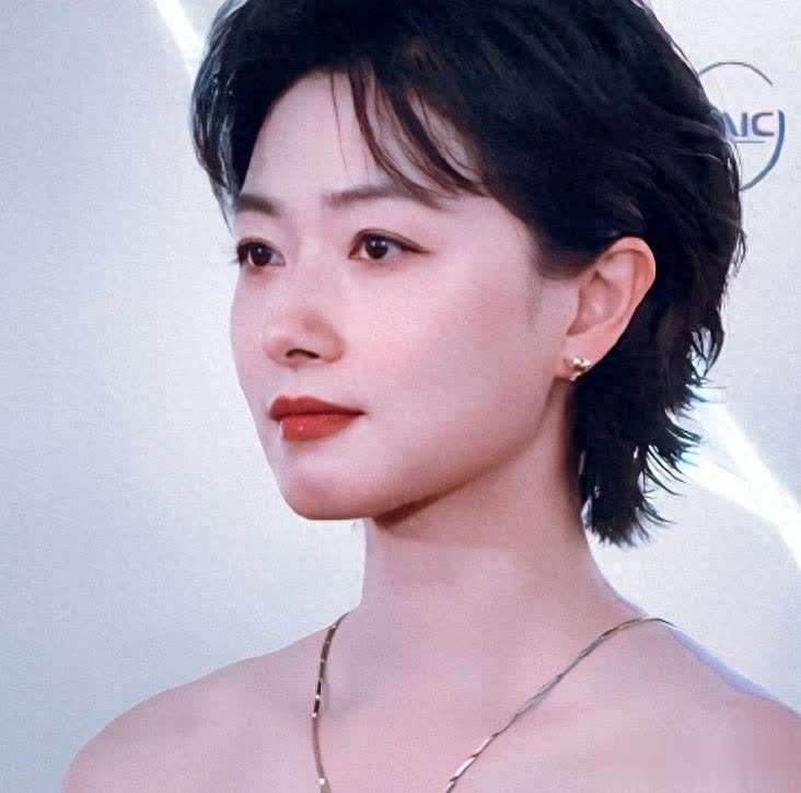 娱乐圈清流万茜：坚守自我，实力走红