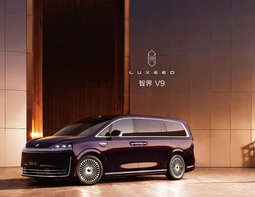 鸿蒙MPV的革新,智界V9官图_新闻