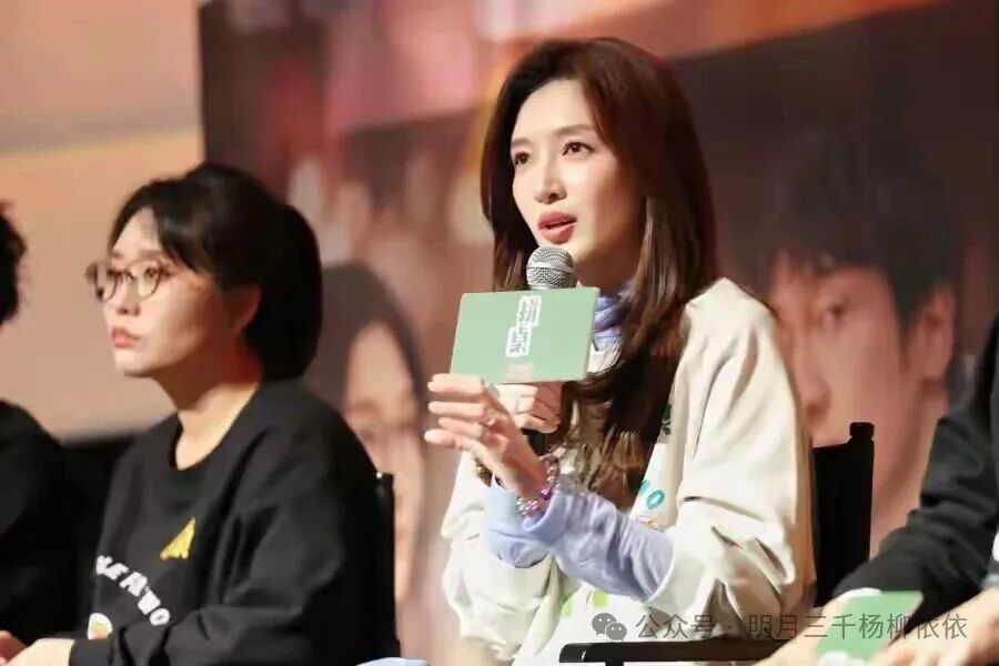 《拼桌》上海首映:票房冷、口碑热,这部打工人治愈片到底好看吗?