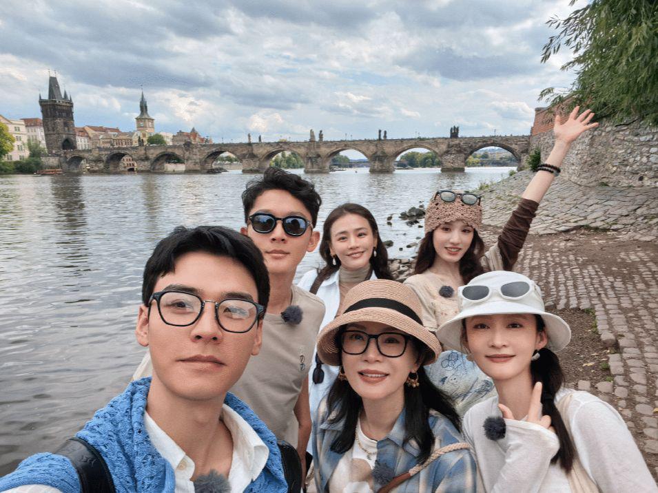 《花儿与少年7》第九期，晚意遇到鱿鱼刺客，龚俊熟了人也熟了|刺客|李沁|翻译|花儿与少年7|那英|龚俊