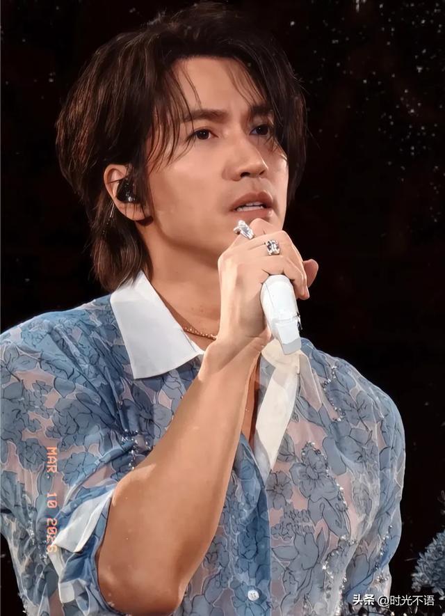 言承旭演唱会提词器内容曝光引网友热议:朱孝天的含金量还在上升