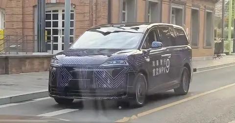 智界V9遇上埃尔法，想换MPV陷入两难?