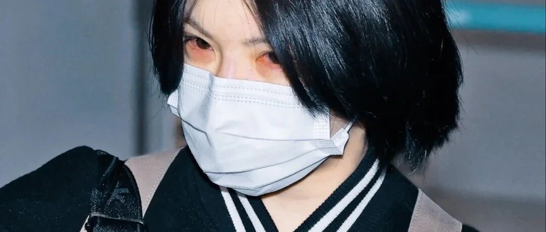 眼睛红到滴血、疑似被霸凌？被称为女版蔡徐坤的小狗女到底怎么了