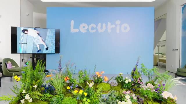 商场直接变秀场，看完新款当场就能试穿抱回家，再也不用对着时尚杂志眼馋