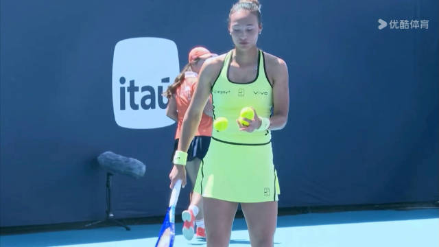 郑钦文6:3先下一城，连扳四局火力全开