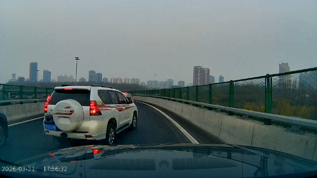 吓死了，揽胜差点喜提第一滴血