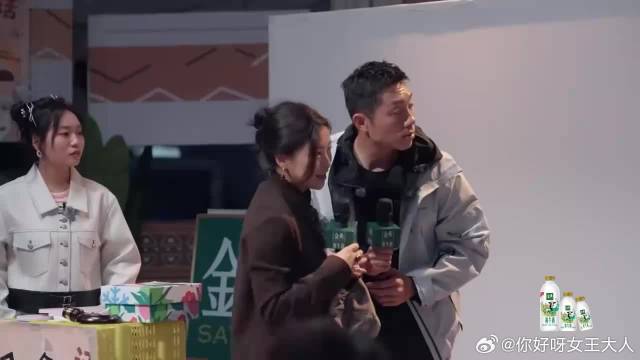 朱珠不愧全球最美面孔，20岁照片曝光，皮肤紧致入婴儿