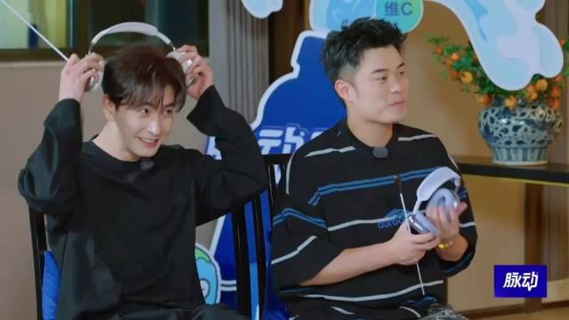 刘宇宁不愧是专业的，教王玉雯假唱精髓，这招太绝了丨超新鲜