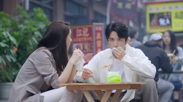 张新成王玉雯等主演《舍不得星星》演绎青梅竹马情