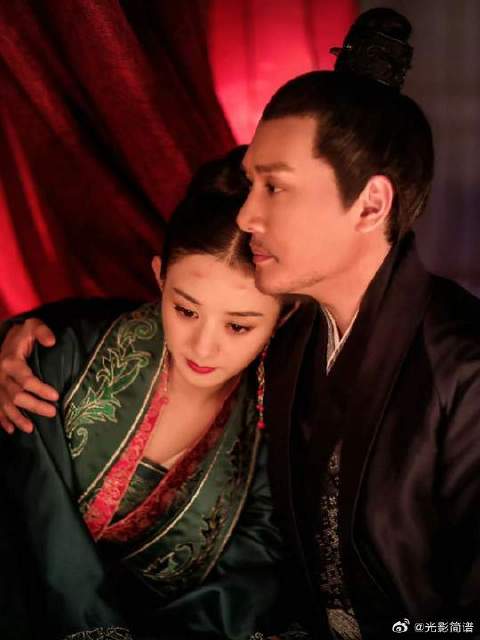 确实，被爱好似有靠山