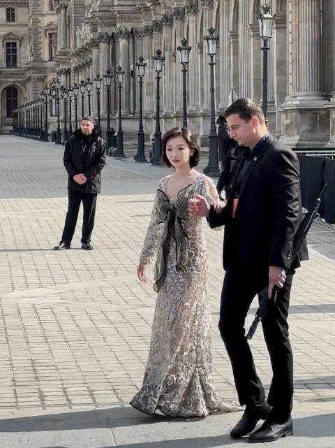 这走路姿势，是痔疮上火吗 ？