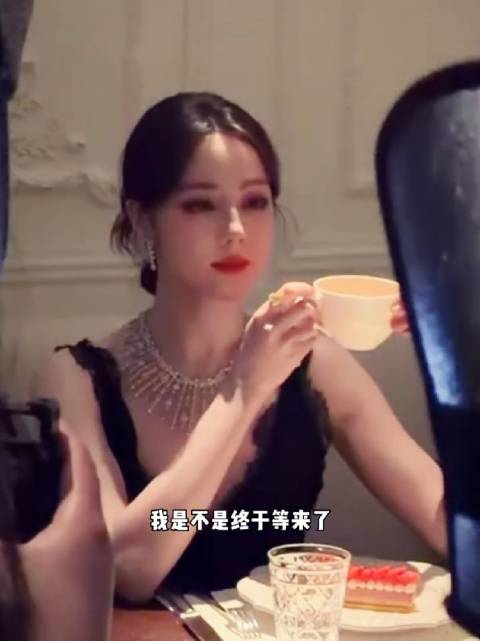 就该一路繁花，和乔晶晶一样永远走在花路上