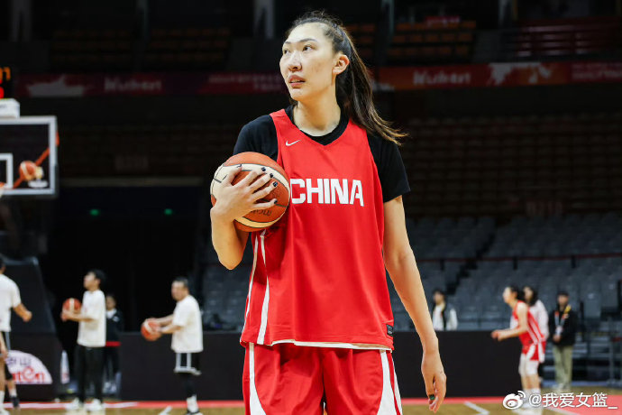 两人为了重返WNBA，各自做了哪些具体的准备和选择？
