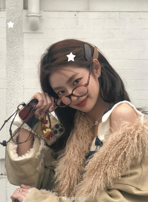 徐若晗在《五十公里桃花坞6》直播中具体剧透了哪些内容？